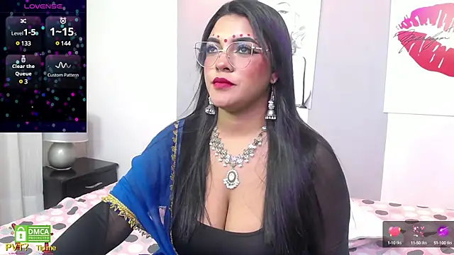 lakshmiraniii online show from March 13, 2025, 1:29 pm