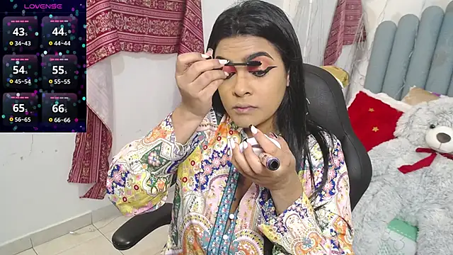 lakshmiraniii online show from November 25, 2025, 11:54 am