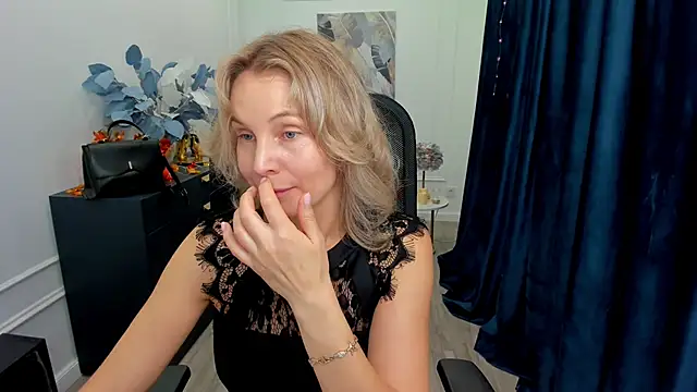 Sinty Devis online show from October 19, 2025, 11:33 am