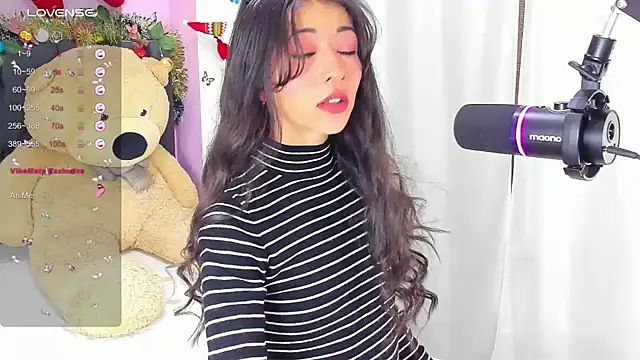 SophiaLiu online show from December 11, 2024, 11:43 pm