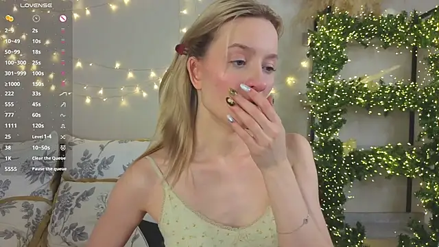 IdaValenti online show from February 8, 2026, 11:08 pm