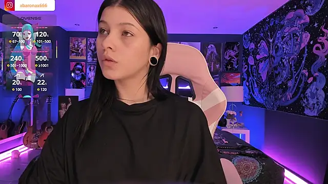 LanaKyutt online show from September 18, 2025, 10:34 pm