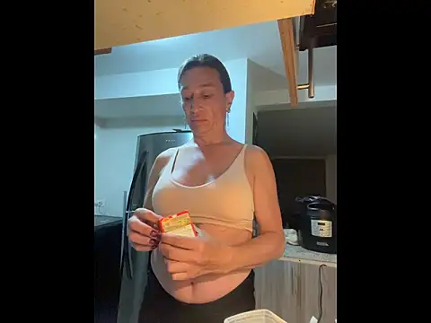 Gikitrans76 online show from April 7, 2026, 11:37 pm