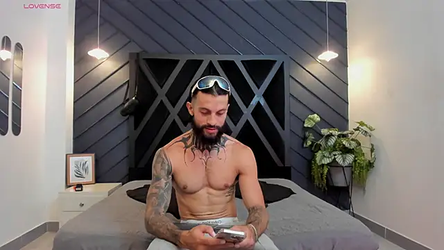 Apolo Bianco  online show from September 29, 2025, 11:31 pm