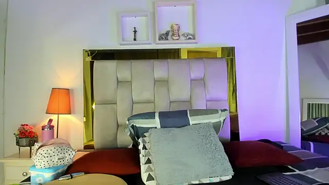 emmy r online show from January 8, 2025, 12:05 pm