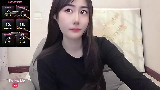 qiqi-- online show from April 22, 2026, 5:10 am