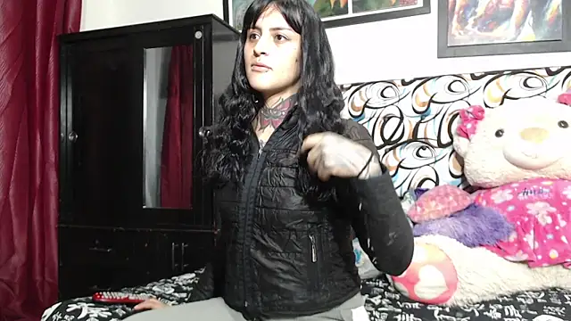 Snapshot of emma_onassis_17 chatting on September 11, 2025, 1:17 am emma onassis 17 online show from September 11, 2025, 1:17 am