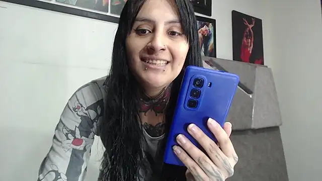 Snapshot of emma_onassis_17 chatting on December 5, 2025, 1:47 am emma onassis 17 online show from December 5, 2025, 1:47 am