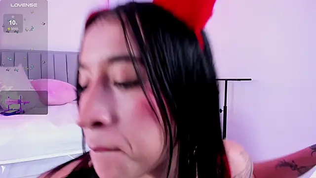 EriKlein online show from February 13, 2025, 10:33 pm