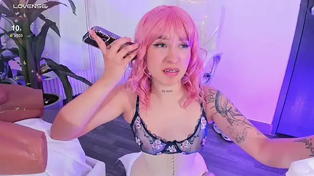 EriKlein online show from September 17, 2025, 10:55 pm