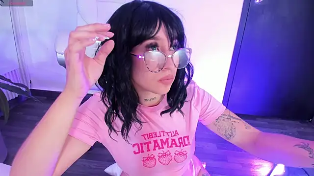 EriKlein online show from September 26, 2025, 10:47 pm