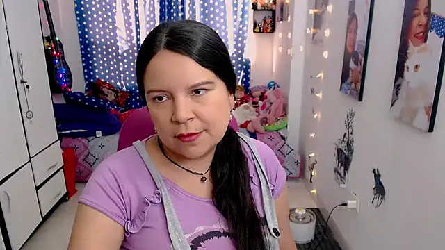 claryssa  online show from January 10, 2025, 8:37 pm