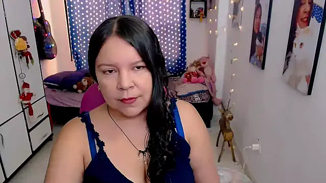 claryssa  online show from February 21, 2026, 5:36 pm