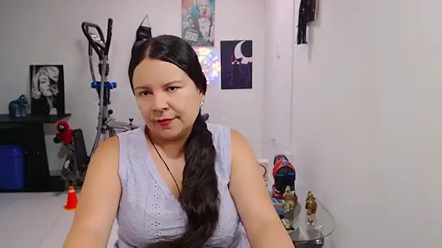 Snapshot of claryssa_ chatting on June 3, 2026, 8:25 pm claryssa online show from June 3, 2026, 8:25 pm