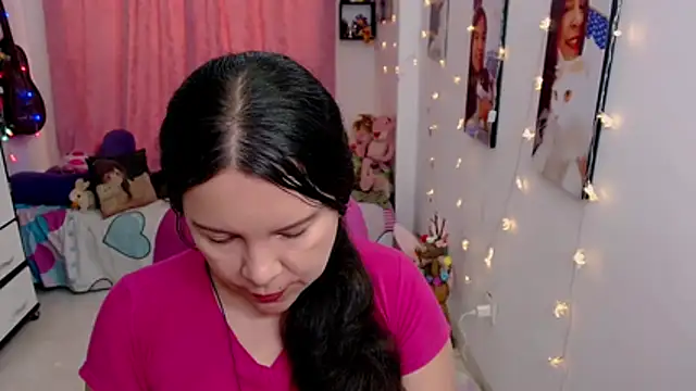 Snapshot of claryssa_ chatting on June 6, 2026, 8:02 pm claryssa online show from June 6, 2026, 8:02 pm