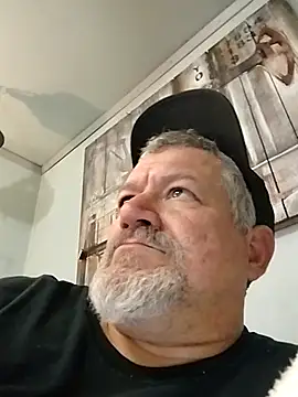 bigdoog8 online show from April 19, 2026, 7:16 pm