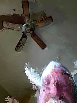 Hugebwc102 online show from September 30, 2025, 7:46 am