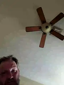 Hugebwc102 online show from October 3, 2025, 9:34 pm