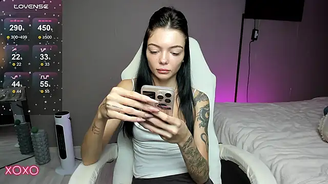 Mariella Adamss online show from October 9, 2025, 1:31 pm