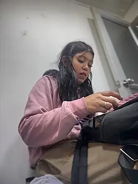 emily rosse04 online show from September 13, 2025, 12:49 pm