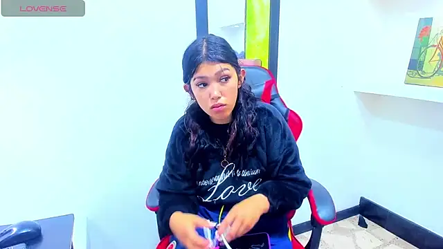 emily rosse04 online show from February 12, 2026, 12:44 pm