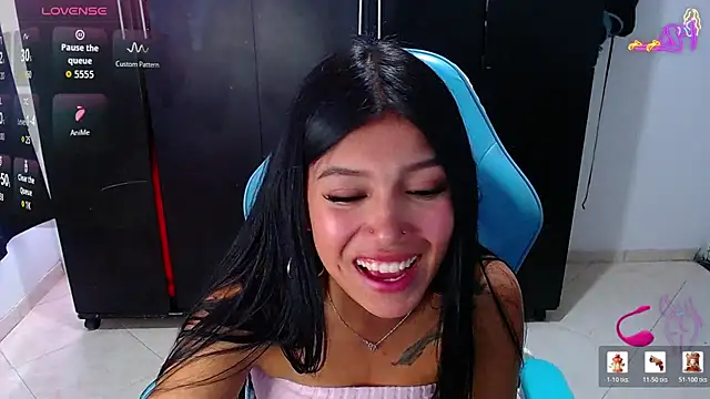 emily rosse04 online show from June 26, 2026, 8:57 pm