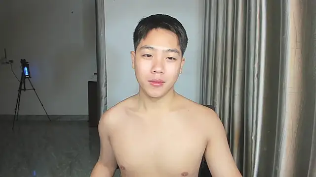 Oliver Nl online show from March 9, 2025, 5:28 pm