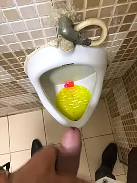 hitlar1026 online show from December 2, 2025, 9:25 am