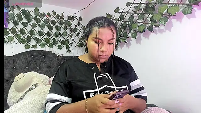 PaulinaSwan online show from October 29, 2025, 3:58 pm