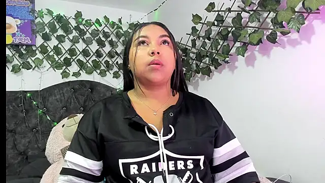 PaulinaSwan online show from November 20, 2025, 7:08 am