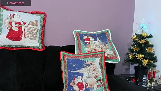 lenna  lujan05 online show from January 6, 2025, 1:52 pm