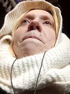 LeraSweet online show from December 15, 2025, 4:55 pm