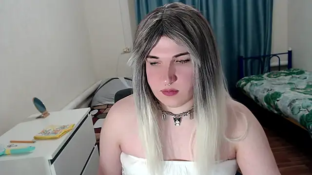 EvaMiron online show from March 19, 2026, 4:55 pm