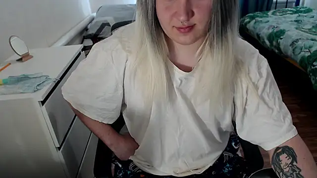 EvaMiron online show from March 26, 2026, 10:10 am