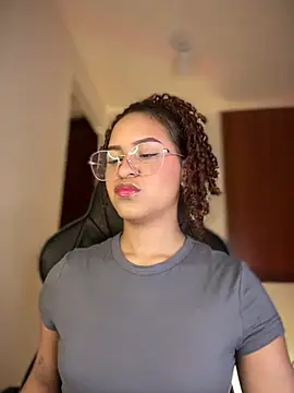 gretta kler1 online show from January 26, 2025, 3:14 pm