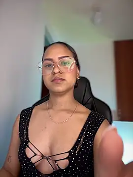 gretta kler1 online show from February 13, 2025, 1:37 pm