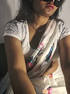 FANTASY QUEEN 07 online show from June 5, 2026, 6:52 am