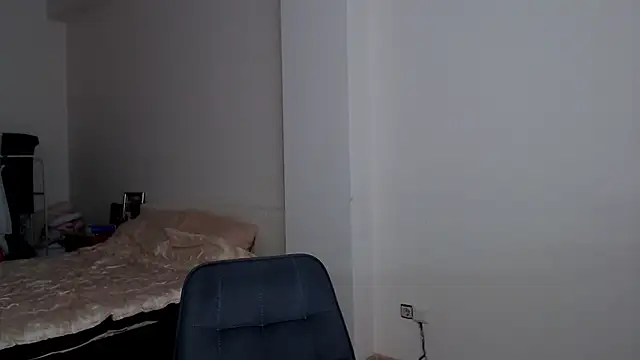 MiaMurMur online show from April 23, 2026, 12:29 pm