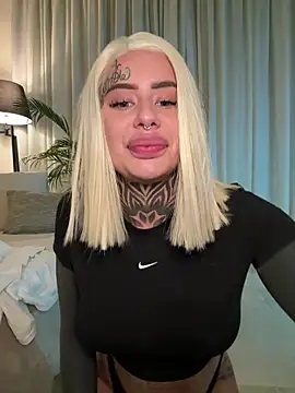 bambixboo online show from November 18, 2025, 9:52 pm