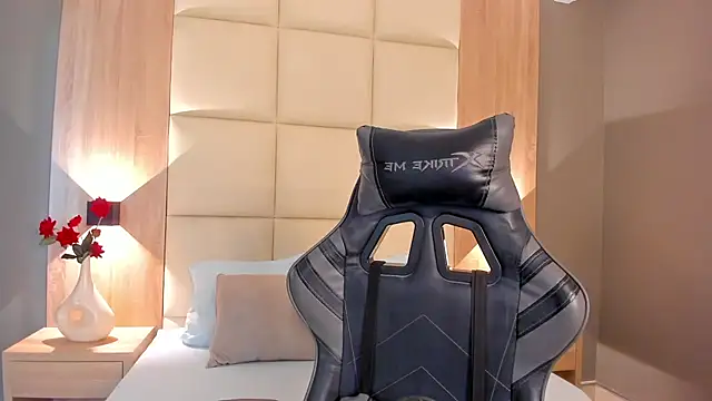 megan cooper28 online show from October 21, 2025, 2:23 am