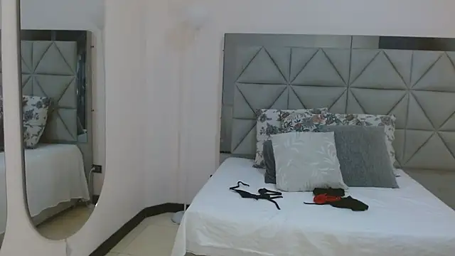 genesis moretz online show from March 1, 2026, 3:41 am