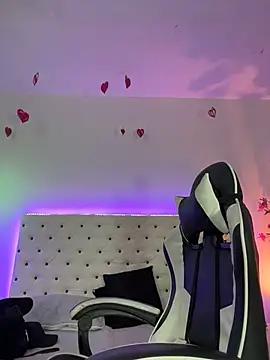 Elektra Queen online show from April 23, 2026, 1:24 pm