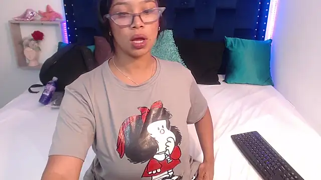 SaraApril 1 online show from February 28, 2025, 9:01 pm