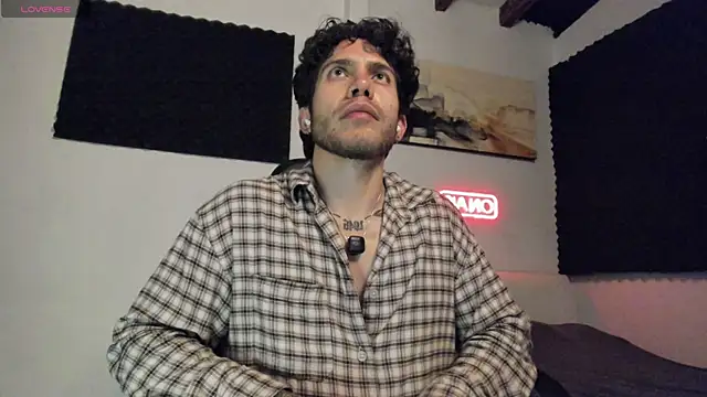 LucianSinclair online show from April 12, 2026, 12:48 am