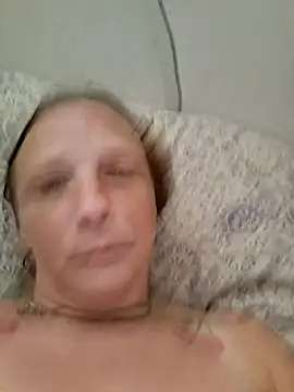 Snapshot of Everlyrose27 chatting on June 13, 2026, 7:01 pm Everlyrose27 online show from June 13, 2026, 7:01 pm