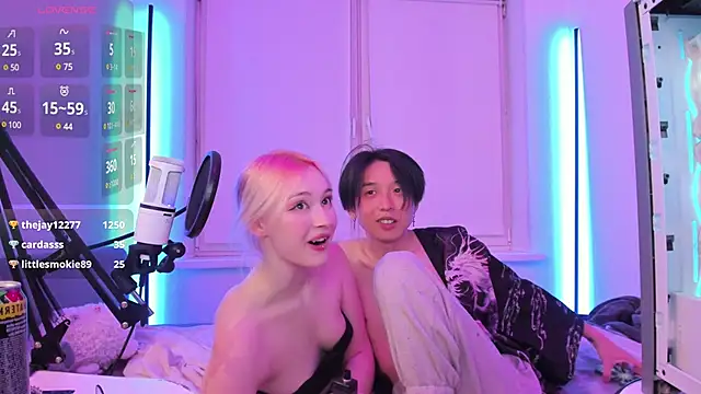 wexlee7 online show from December 25, 2024, 3:40 am