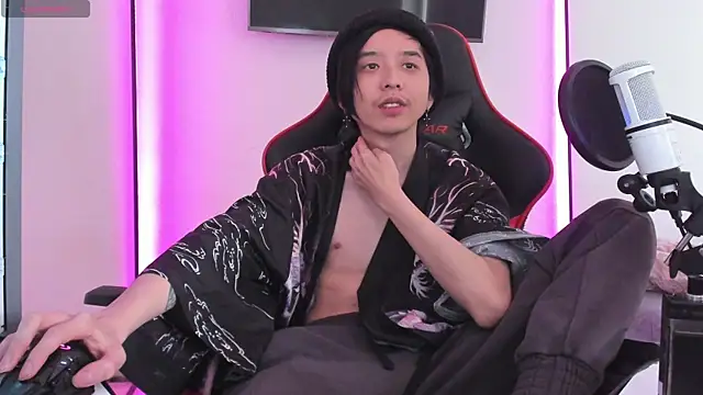 wexlee7 online show from March 17, 2025, 2:12 pm