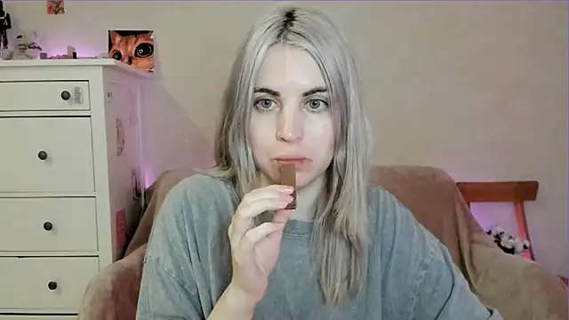 pawpaws online show from April 19, 2026, 1:32 pm