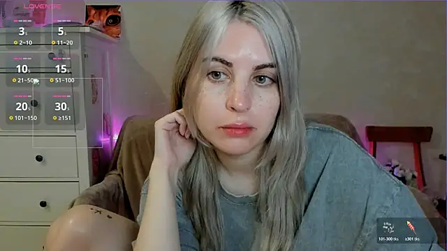 Snapshot of pawpaws chatting on April 24, 2026, 7:00 am pawpaws online show from April 24, 2026, 7:00 am