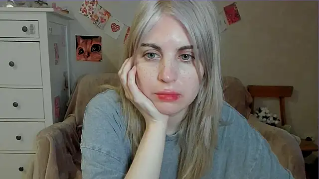 Snapshot of pawpaws chatting on May 17, 2026, 7:06 am pawpaws online show from May 17, 2026, 7:06 am
